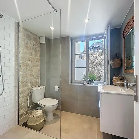 Jolie Maison Sur * Trouville-sur-Mer